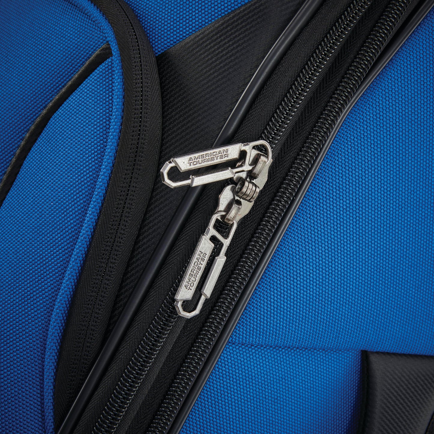 American Tourister 4 KIX 2.0 28" Upright Softside Spinner Luggage