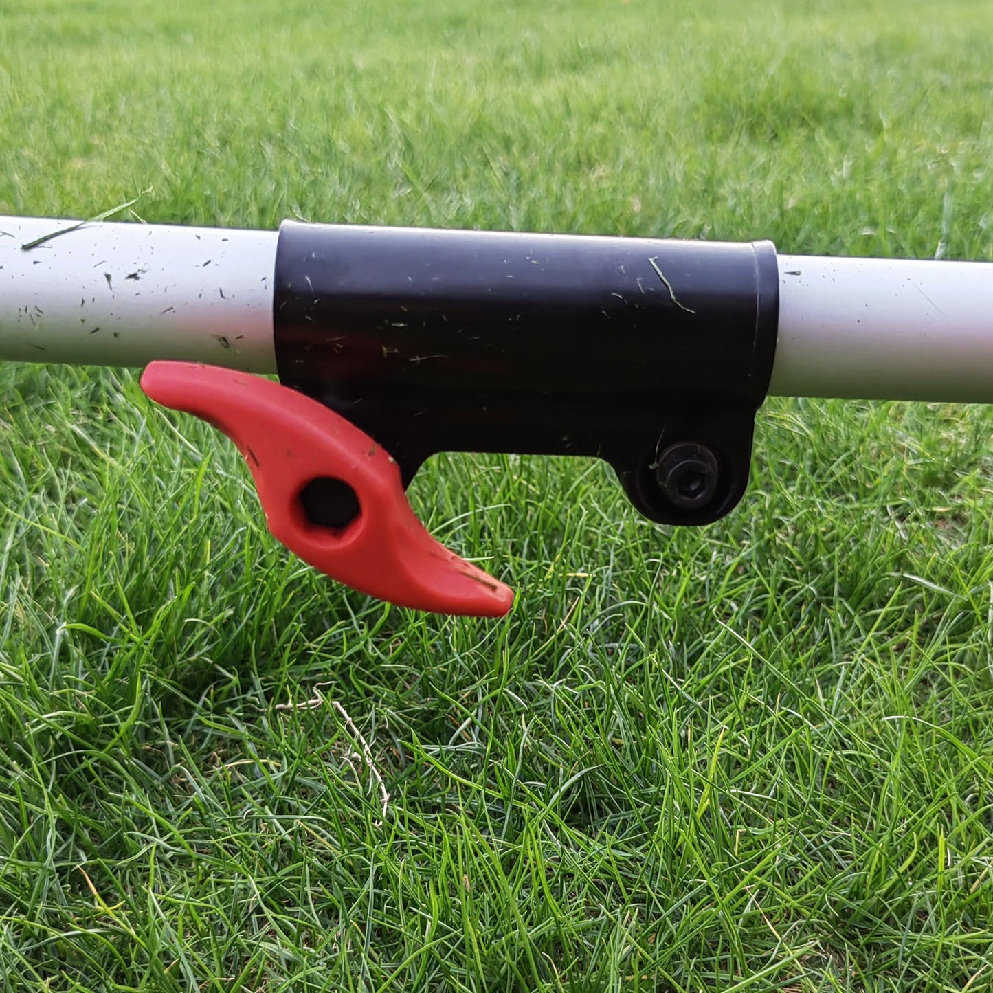 Hyper Tough 26cc 2 Cycle Gas Powered 18" Straight Shaft String Trimmer